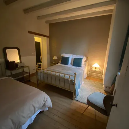 Semesterbostad Grandes Molaises Les Hogues