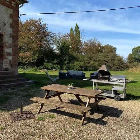 Grandes Molaises Semesterbostad Les Hogues